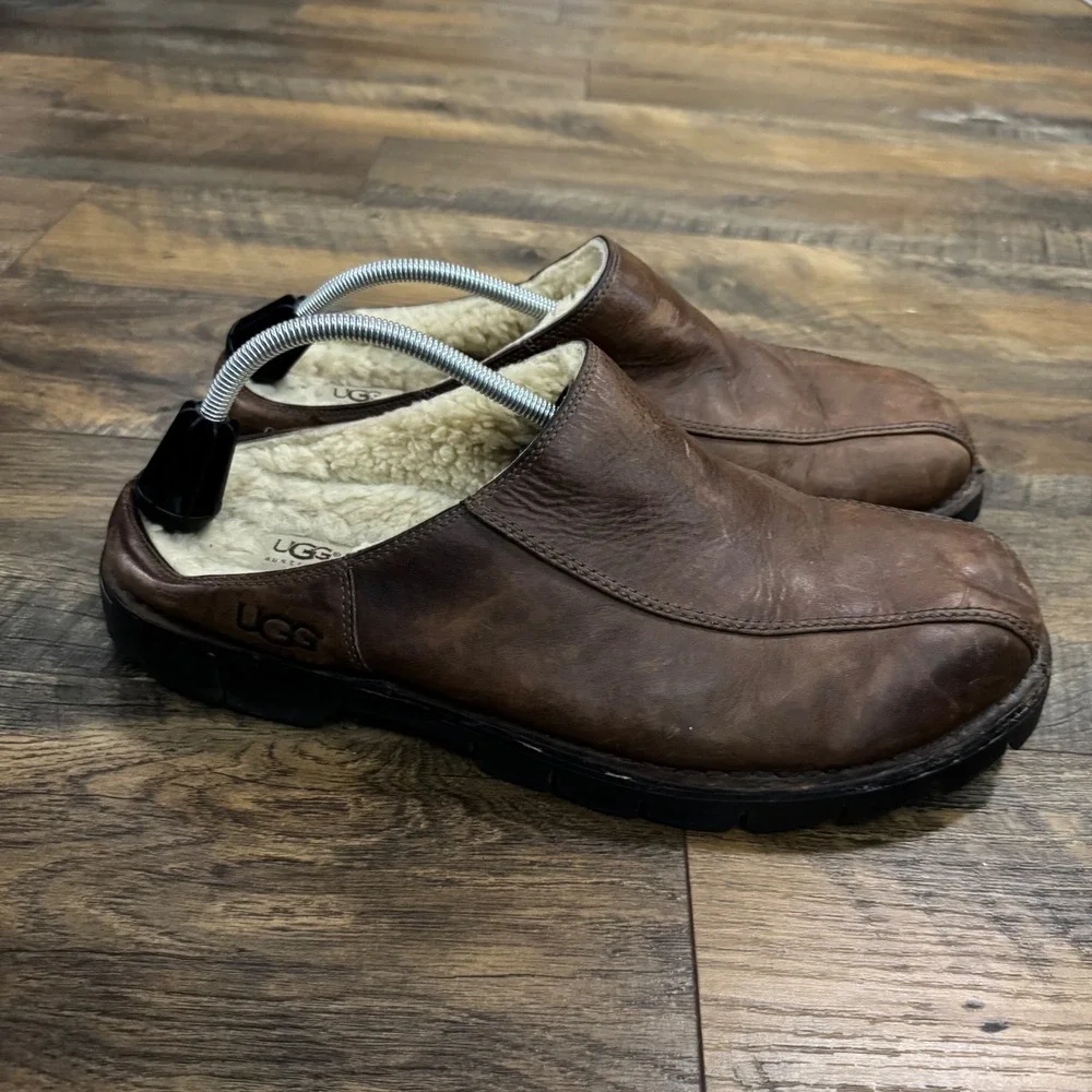 UGG Australia Brown Leather‎ Sheepskin Lined Slip On Mule Clogs Mens 15